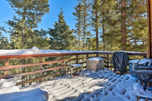 Cozy Angel Fire Cabin 10 Min From Ski Slopes!