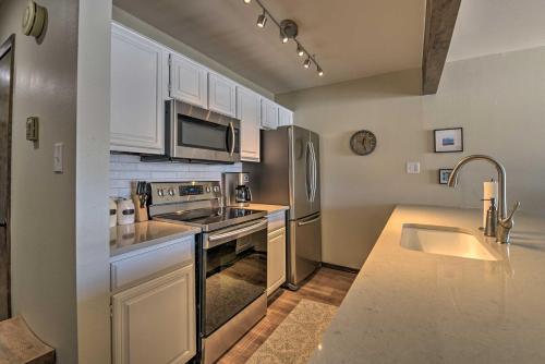 Apartamento Modern Couples Condo With Loft And Wheeler Peak View!