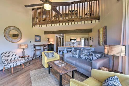 Apartamento Modern Couples Condo With Loft And Wheeler Peak View!