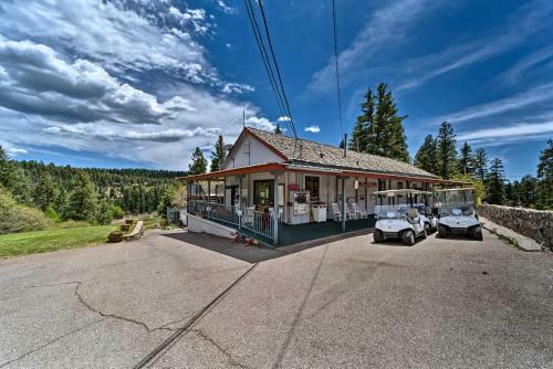 Cozy Outdoorsy Haven By Golf Course With Deck!
