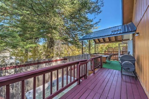 Charming Cloudcroft Cabin With Private Hot Tub!