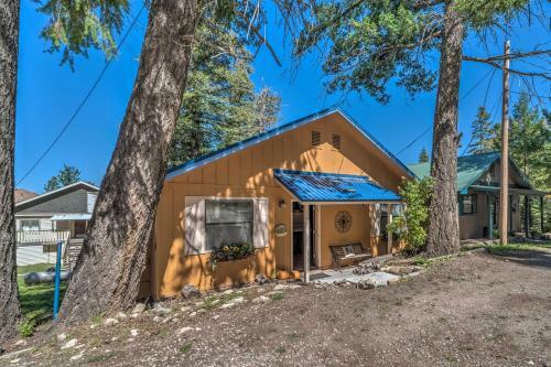 Charming Cloudcroft Cabin With Private Hot Tub!