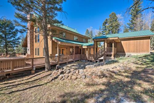 Grinning Bear Lodge With Deck, 5mi To Resort!