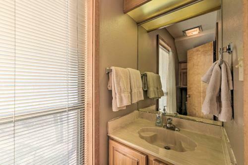 Apartamento Charming Angel Fire Condo With Ski Slope Access