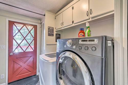 Lincoln Forest Retreat With Wraparound Deck!