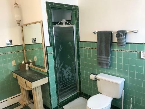 Bed & Breakfast Casa Blanca Inn And Suites