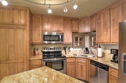 Red River Home With 2 Balconies - 1 Block To Main St!