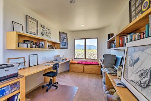 Rancho De Taos House With Balcony And Panoramic Views!