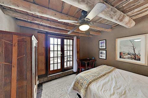 Apartamento Luxe 2-unit Hideaway - Historic Suite & Casita Duplex