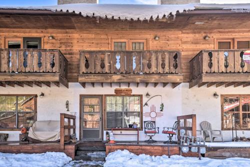 Red River Retreat In Town With Mtn Views And Yard