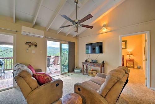 Cabin With Mtn Views, 2 Miles To Grindstone Lake
