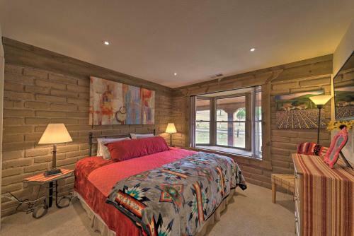 Rustic Ranch Retreat - 16 Mi To Ski Apache!