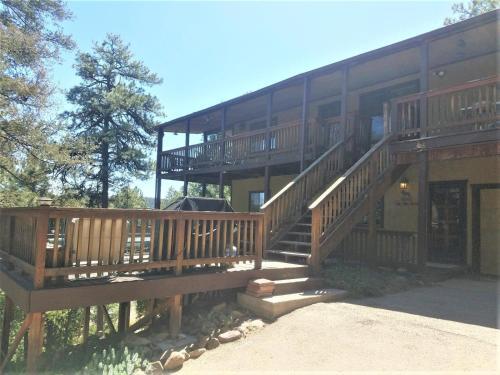 Lazy Bear Cabin