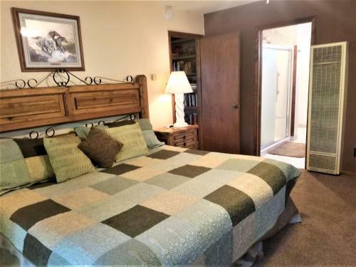 Lazy Bear Cabin