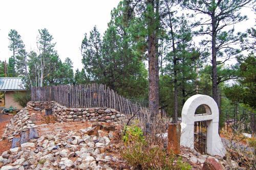 Quiet Ruidoso Hideaway - 2 Mi To Grindstone Lake!