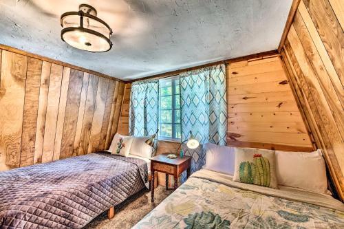 Quirky, Secluded Ruidoso Cabin 18mi To Ski Apache
