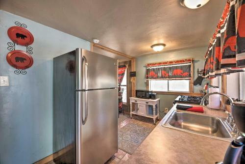 Apartamento Ruidoso Getaway With Deck - Walk To Downtown!