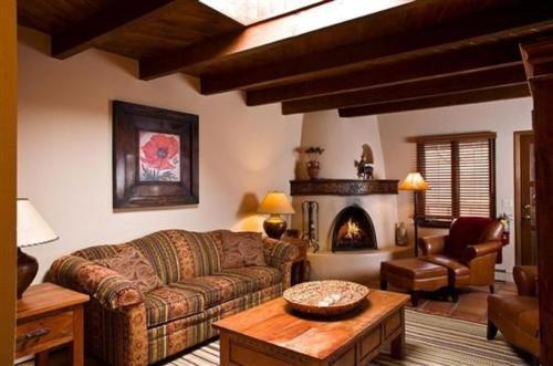 Casa Escondido, Unit 6
