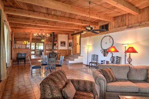 Chic Santa Fe Home At Dream Catcher Retreat Center