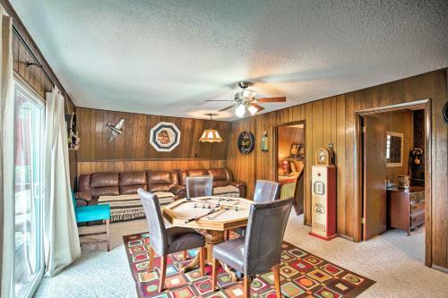 Ruidoso Downs Cabin With Deck Less Than 3 Miles To Race Track