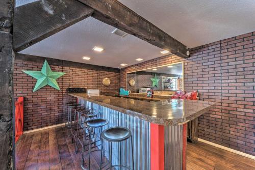 Apartamento Updated Big Chill With Game Room, Deck And Mtn Views