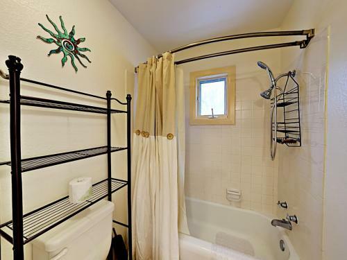 Bishops Lodge Apartment Unit 18 Apts
