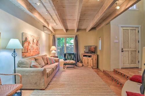 Adobe Townhome With Private Patio Less Than 1mi To Canyon Road