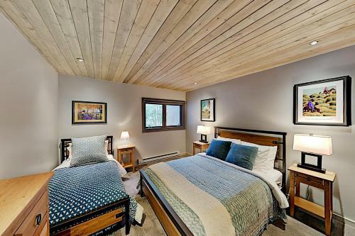 Apartamento Steps To Slopes! Designer Mountain-view Condo Condo