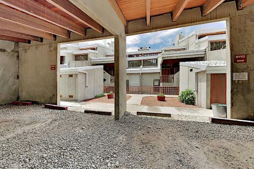 Apartamento Steps To Slopes! Designer Mountain-view Condo Condo