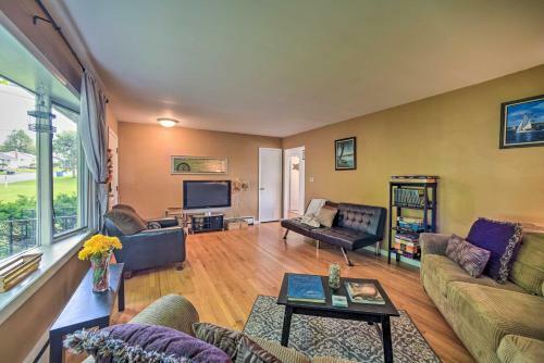 Pet-friendly Home In Capital District Region!