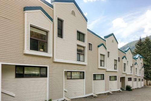 Apartamento Updated Mountainside Condo With Hot Tub Condo
