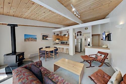 Apartamento Sierra Del Sol - River-view, Ski-in, Ski-out Gem Condo