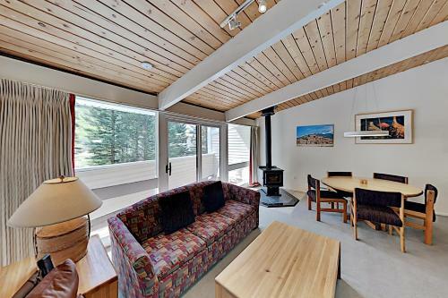 Apartamento Sierra Del Sol - River-view, Ski-in, Ski-out Gem Condo