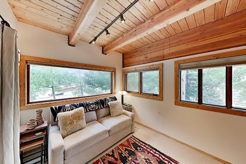 Apartamento Walk To Slopes! Designer Condo With Ski Locker Condo