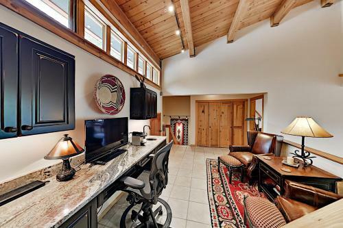Apartamento Walk To Slopes! Designer Condo With Ski Locker Condo