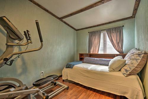 Modern, Comfortable Home, 2 Mi To Ub Campus!