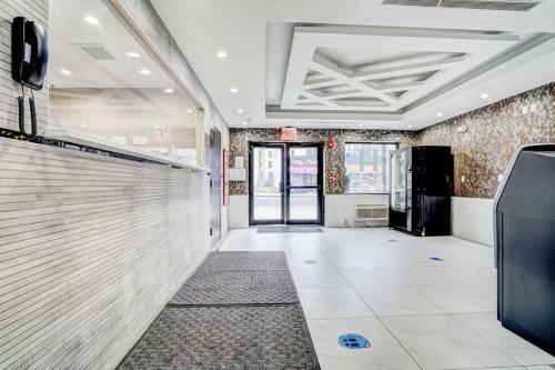 Hotel Ninety Five Fordham / St. Barnabas Hospital