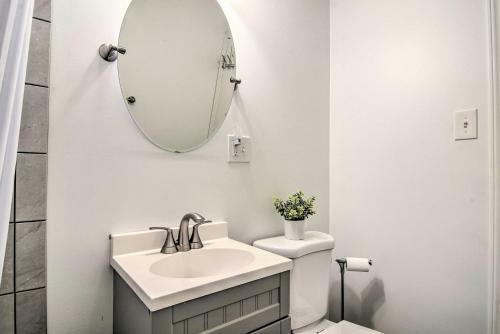 Renovated Buffalo Home With Screened-in Patio!