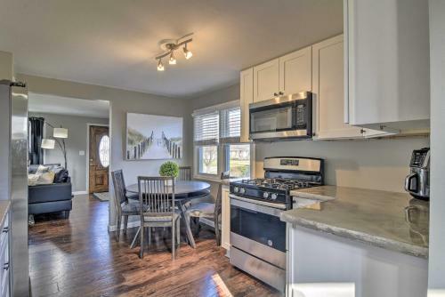 Renovated Buffalo Home With Screened-in Patio!