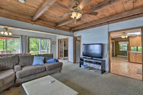 Family-friendly Cayuga Lake Retreat With Dock!
