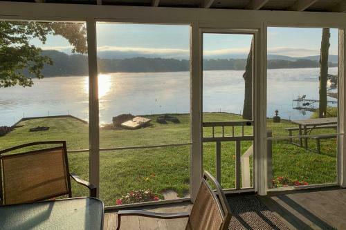 Family Lake Home Paddleboards, Kayaks And Fire Pit!