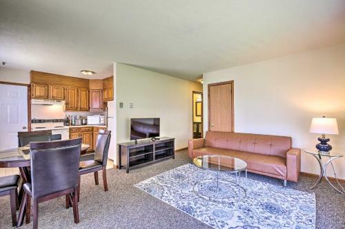 Apartamento Peaceful Family Condo With Deck And Mountain View!