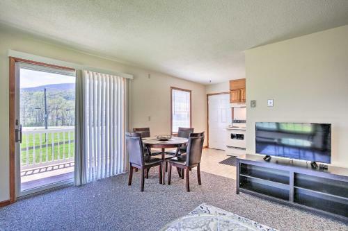 Apartamento Peaceful Family Condo With Deck And Mountain View!