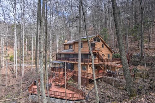 Luxury Asheville Home With Game Room, Fire Pit And Deck