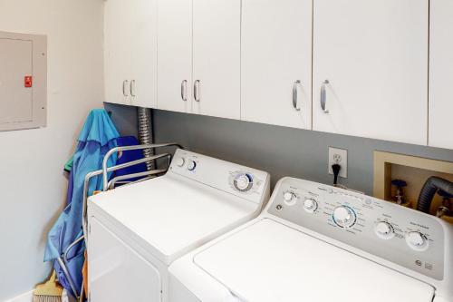 41057-2 Hwy 12 Islander Condo