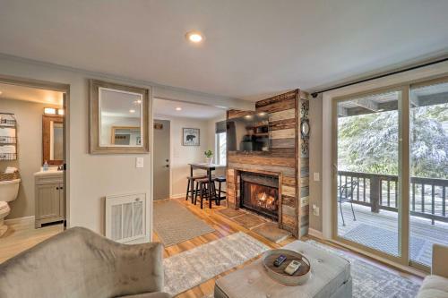 Apartamento Cozy Banner Elk Studio With Deck - 1 Mi To Ski!