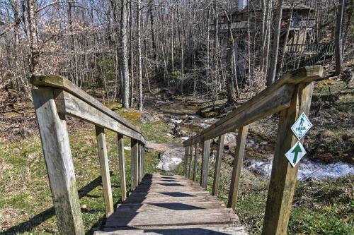 Cozy Beech Mountain Family Retreat With 2 Decks!
