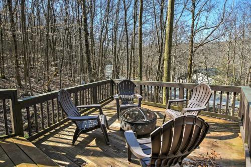 Cozy Beech Mountain Family Retreat With 2 Decks!