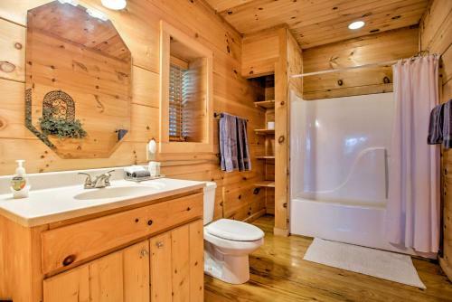 House Of Views In Beech Mountain With Hot Tub, Deck