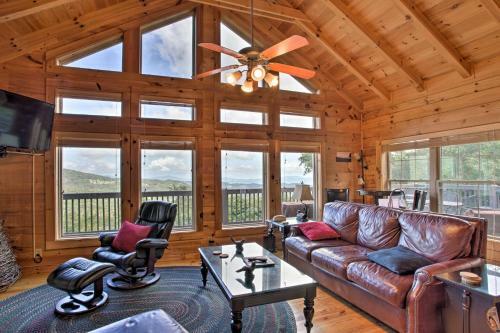 House Of Views In Beech Mountain With Hot Tub, Deck